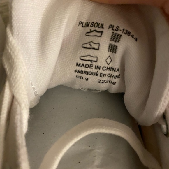 Taos | Women’s White Canvas Sneakers [NWT!] - Picture 7 of 7